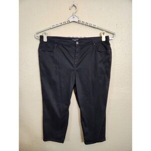 Chico's Women's Black Solid Stretch High Rise Slim Leg‎ Cropped Pants Size 20